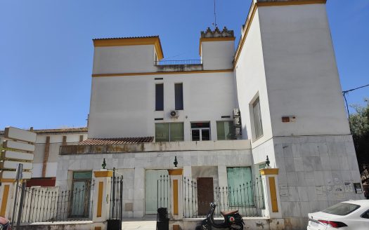 Edificio completo en venta en San Juan de Aznalfarache – Local, oficinas y vivienda – Ref. SER26031